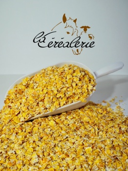 sac-cereales-mais-floconne-animaux-alimentation-animale_1700400750